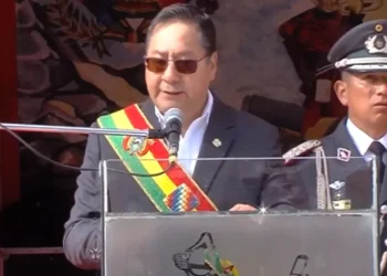 Arce dice que expresiones antinacionales buscan convulsión