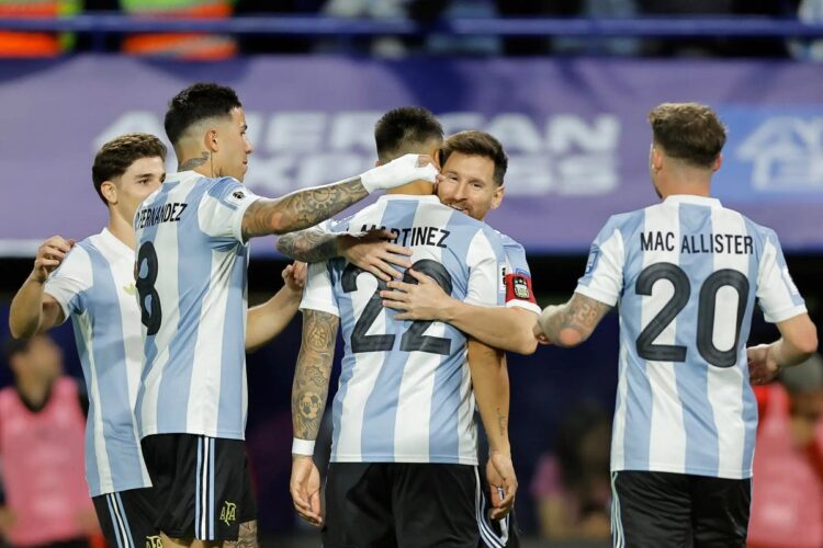 Argentina volvió a la victoria y lidera la eliminatoria, seguida por Uruguay que le empató a Brasil de visita