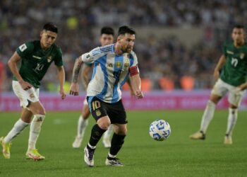 ‘Messi no para de sorprendernos’, afirma Scaloni por noche mágica del ’10’ ante Bolivia