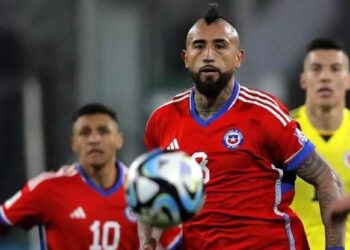 Vidal y Alexis Sánchez encabezan nómina de Chile para enfrentar a Paraguay y Ecuador