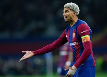 Araujo en busca del protagonismo perdido en el Barça