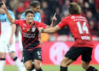 Paranaense gana con lo justo al Racing de Avellaneda en la Sudamericana