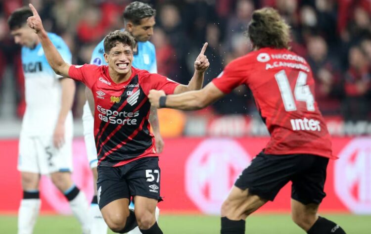 Paranaense gana con lo justo al Racing de Avellaneda en la Sudamericana