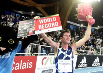 Ingebrigtsen gana su tercer oro en 1.500 m del Europeo bajo techo