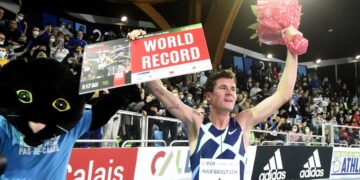 Ingebrigtsen gana su tercer oro en 1.500 m del Europeo bajo techo