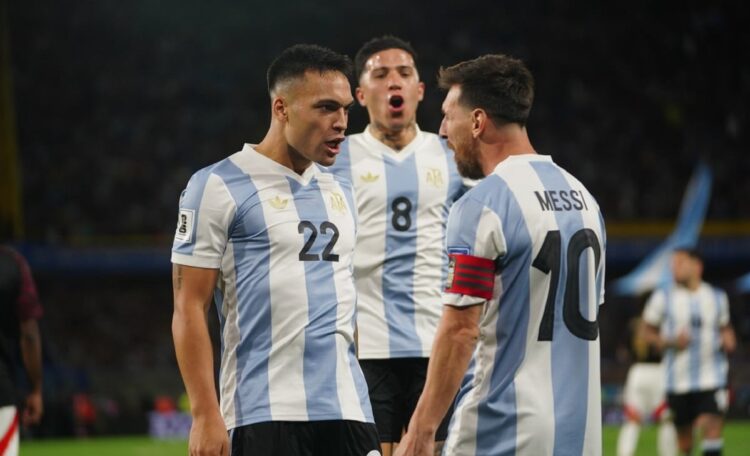 Argentina cierra 2024 con triunfo de rutina sobre Perú y medio boleto al Mundial