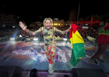 Gran Matador y Auténticos Decadentes desataron la fiesta paceña
