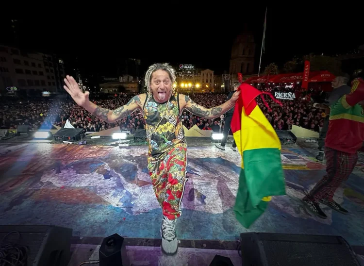 Gran Matador y Auténticos Decadentes desataron la fiesta paceña