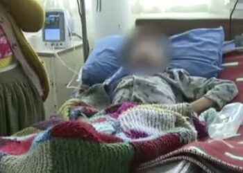 Un niño lucha por su salud luego de inhalar mercurio.