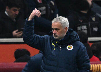 El Galatasaray acusa a Mourinho de ‘comentarios racistas’ tras duelo liguero