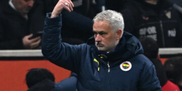 El Galatasaray acusa a Mourinho de ‘comentarios racistas’ tras duelo liguero