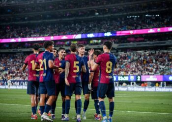 Barça afronta la Champions con el objetivo de ‘ganar la competición’, dice Flick