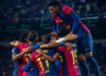 El Barça aplasta al Sevilla y llega al Clásico por delante del Real Madrid