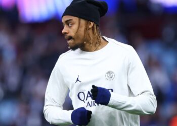 Luis Enrique prioriza a Barcola sobre Doué, Aston Villa sale con Rashford