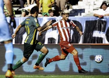 Barracas Central, líder en el Apertura argentino con doblete uruguayo