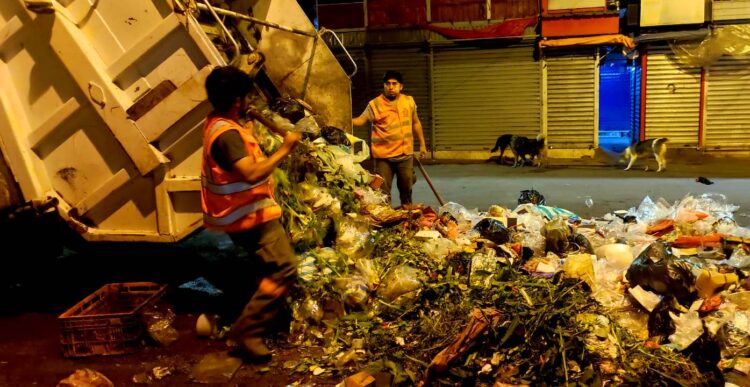 Cochabamba acumula 2.800 T de basura por bloqueo en K’ara K’ara