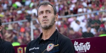 ‘Bocha’ Batista y una tarde de reencuentros con sus viejos pibes