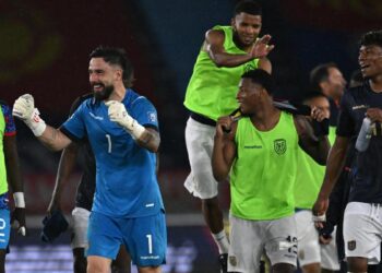 ‘Supimos sufrir’, dice Beccacece tras vencer a Colombia con un jugador menos