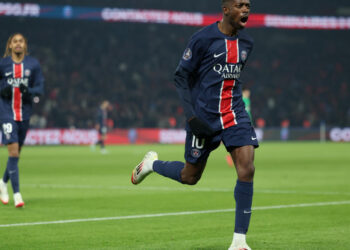 El PSG derrota al Saint-Etienne con doblete de Dembelé