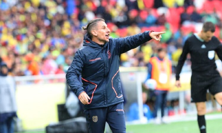 Ecuador fue ‘absolutamente dominador’ frente a Paraguay, dice su DT