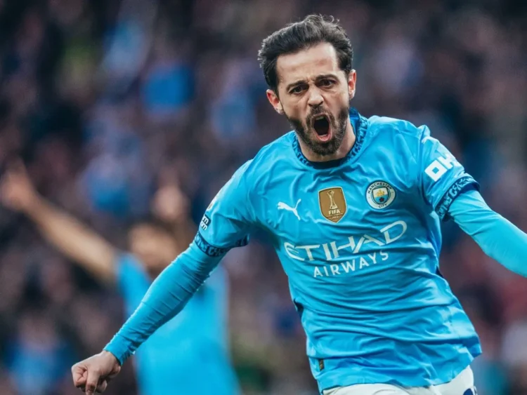 Manchester City gana 2-1 al Aston Villa de manera agónica y se acerca a Champions