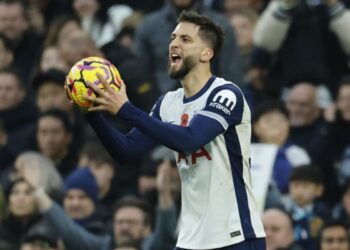 Bentancur es ‘excepcional’, valora Postecoglou tras sanción del uruguayo