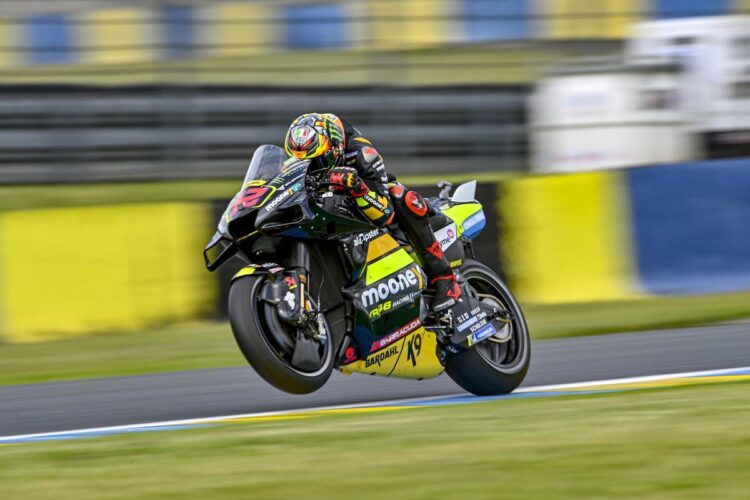 Bezzecchi domina los primeros ensayos de MotoGP en Tailandia