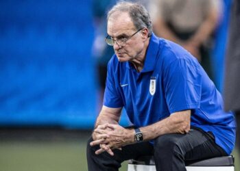 Bielsa habla de sus apuestas en la Celeste sin Suárez