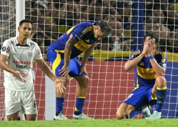 Prematura eliminación de la Copa Libertadores desata crisis en Boca Juniors