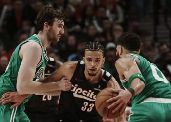 Tatum lidera a los Celtics en la victoria sobre Portland