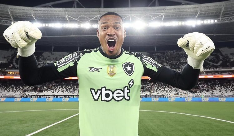 Botafogo logra su primera victoria en el Brasileirao-2025 y Memphis Depay brilla en Corinthians