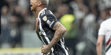 El Mineiro derrumba a un ultradefensivo ‘Flu’ y avanza a ‘semis’ de la Libertadores