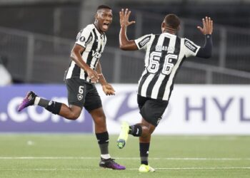 El campeón Botafogo sufre pero se impone por 2-0 al Carabobo en la Libertadores