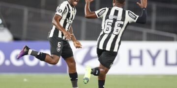 El campeón Botafogo sufre pero se impone por 2-0 al Carabobo en la Libertadores