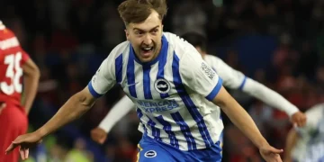 El Brighton remonta al campeón Liverpool