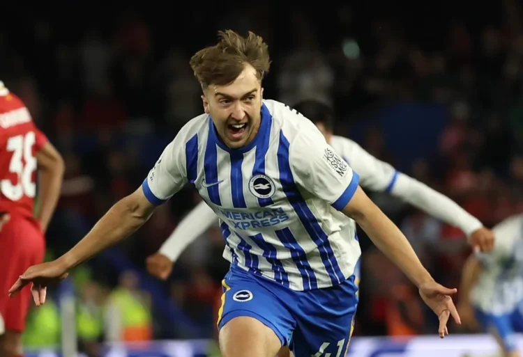 El Brighton remonta al campeón Liverpool