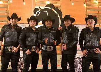La agrupación mexicana Bronco posterga su concierto en La Paz debido a los bloqueos.