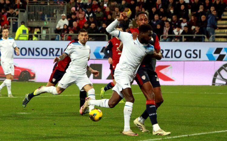 Lazio gana en Clagliari (2-1) con gol de Taty Castellanos