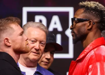 ‘Canelo’ Álvarez se mide a Scull en su estreno en Arabia Saudita