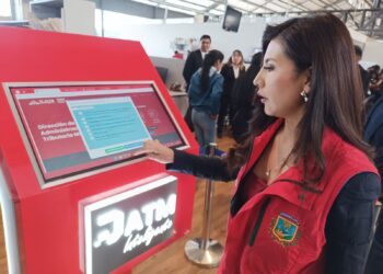 El servicio tributario de El Alto implementa plataforma con Inteligencia Artificial (IA) para trámites en línea.