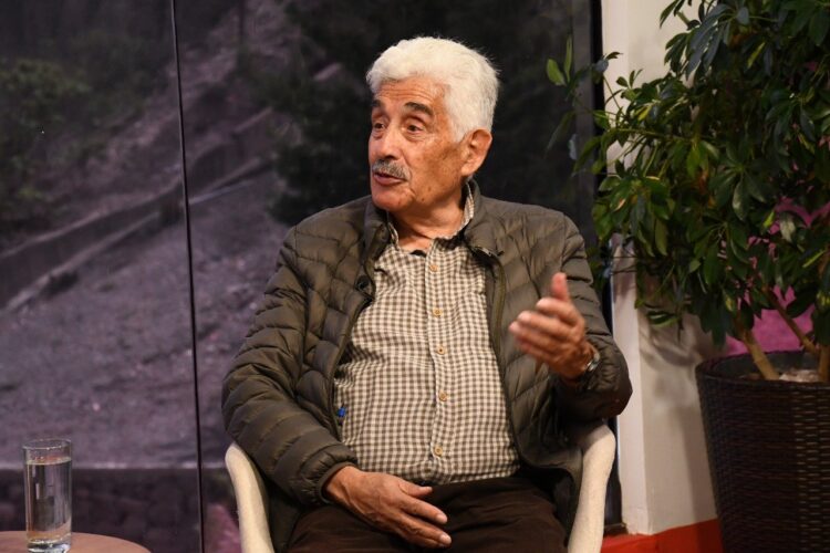 El historiador e investigador Fernando Cajías en el programa Piedra, papel y tinta de La Razón.