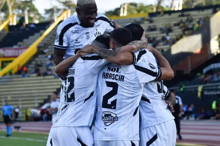 Central Córdoba, a punto de clasificar a octavos de Libertadores