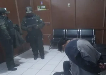 La Policía aprehendió a un hombre que intentó matar a su esposa e hijo. FOTO: RRSS