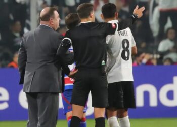 La violencia enluta al fútbol chileno tras muertes de dos hinchas
