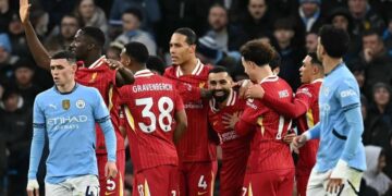 Liverpool tumba a un decaído Manchester City y apuntala su liderato
