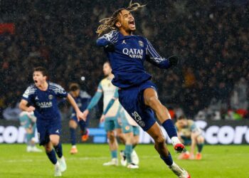 PSG mantiene las constantes vitales en Champions a costa del City