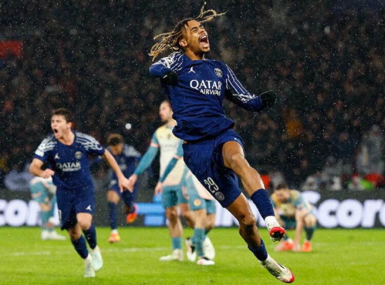 PSG mantiene las constantes vitales en Champions a costa del City