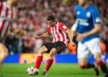 Athletic Club falla un penal y no puede con un Rangers con diez jugadores