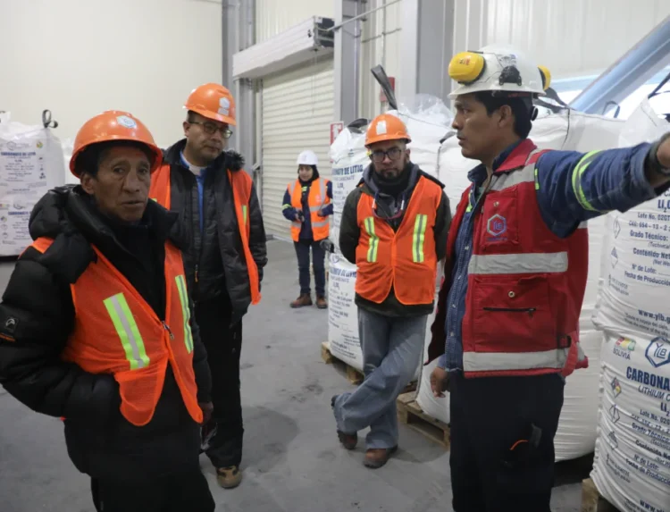 Comcipo verifica producción de litio en Uyuni