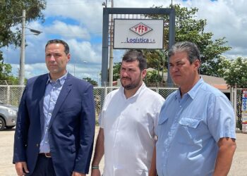 Comité pro Santa Cruz declara emergencia por desabastecimiento de combustible